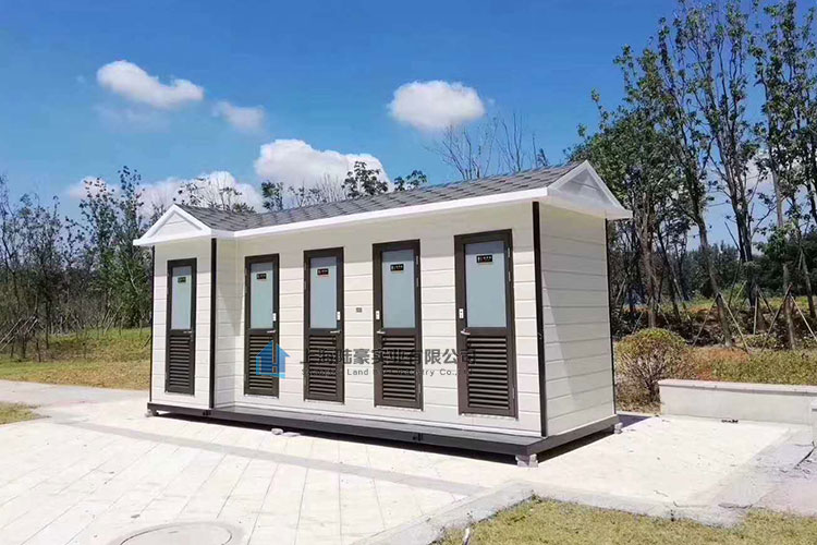 廁所的細(xì)部設(shè)計，扶手與廁所卷紙！